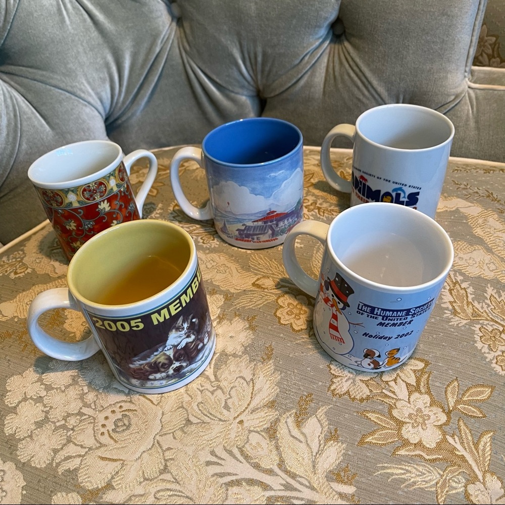 Bundle of 5 assorted ceramic mugs